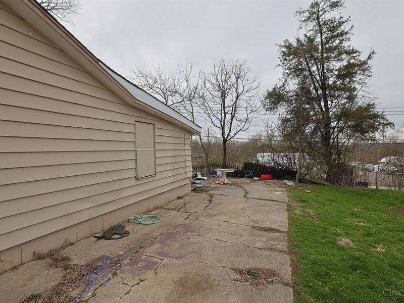 9017 West Road, Cleves, OH 45002 Photo 5