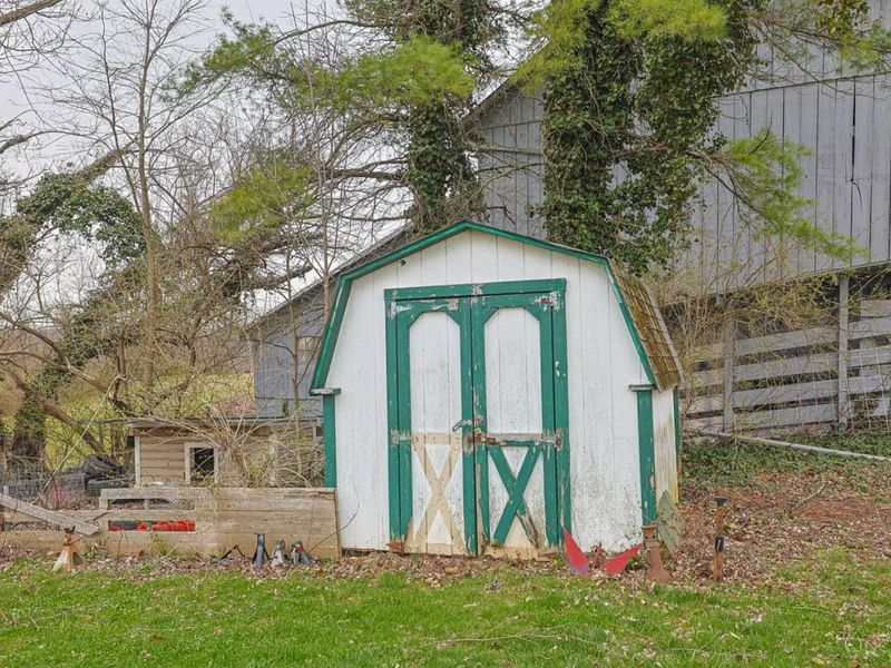 9017 West Road, Cleves, OH 45002 Photo 6