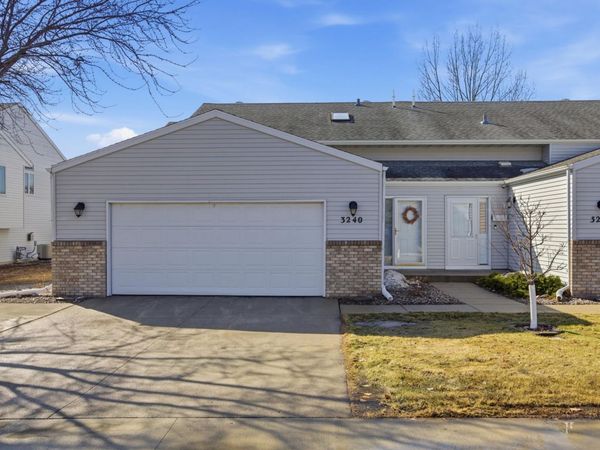 3240 35th Avenue S, Fargo, ND 58104