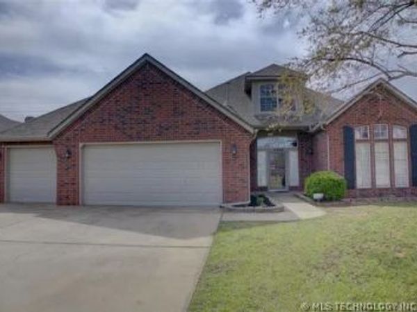 11906 E 99th Street North , Owasso, OK 74055