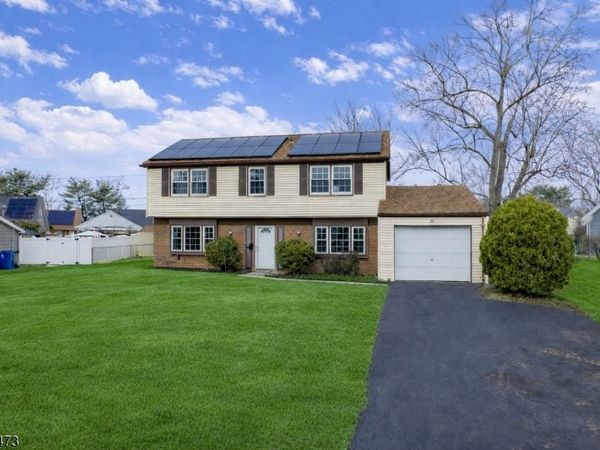 27 Harper Ln, Willingboro, NJ 08046