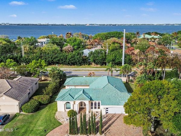 1690 Canterbury Drive , Indialantic, FL 32903