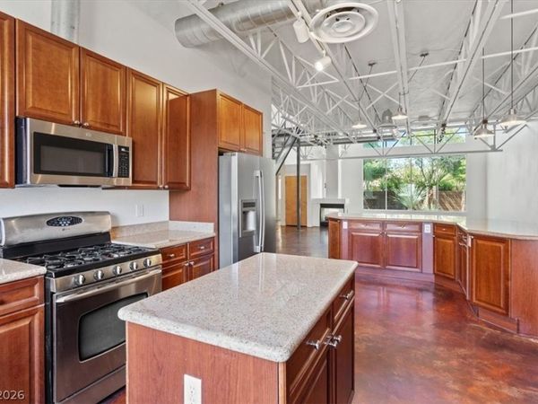 5603 Deer Creek Falls Court, Las Vegas, NV 89118