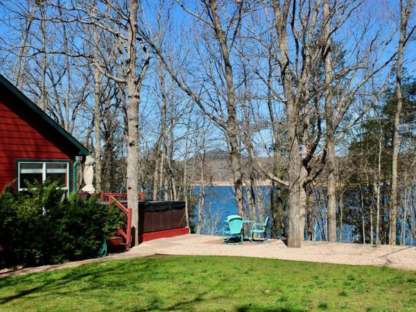 784 Lake Road, Shell Knob, MO 65747