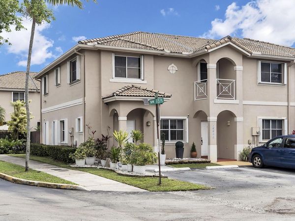 16637 NW 73rd Place, Miami Lakes, FL 33014