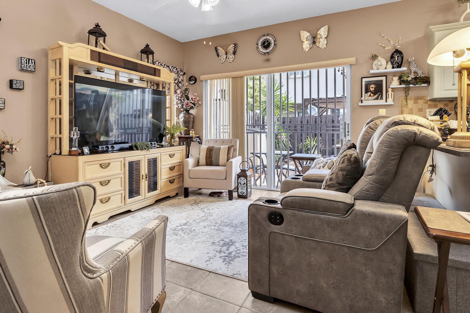 16637 NW 73rd Place, Miami Lakes, FL 33014 Photo