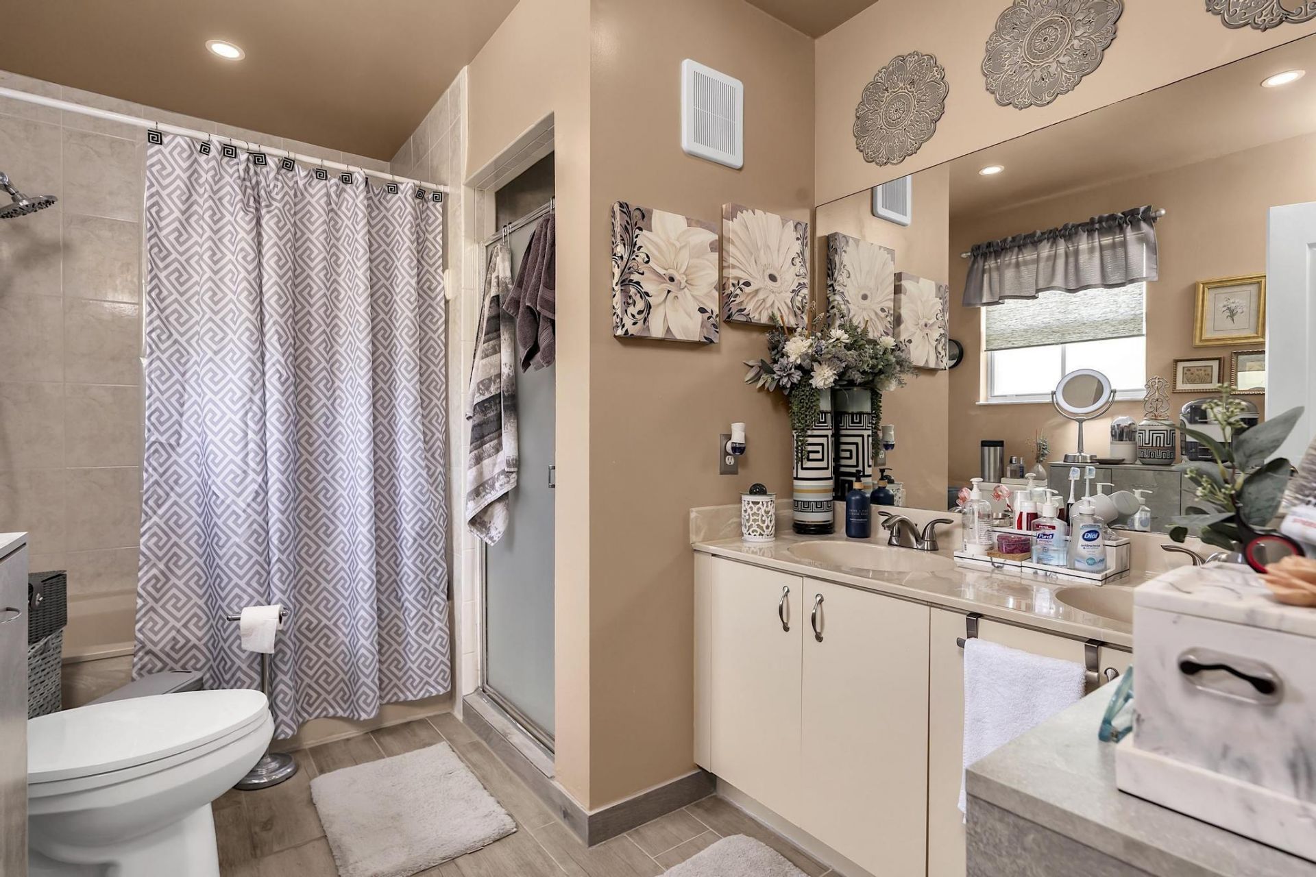 16637 NW 73rd Place, Miami Lakes, FL 33014 Photo