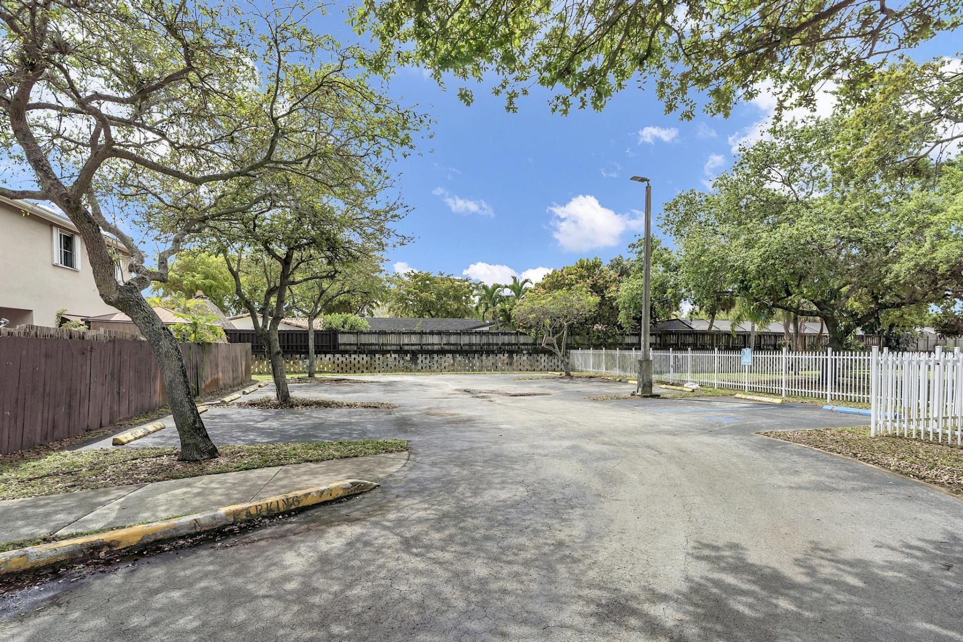 16637 NW 73rd Place, Miami Lakes, FL 33014 Photo