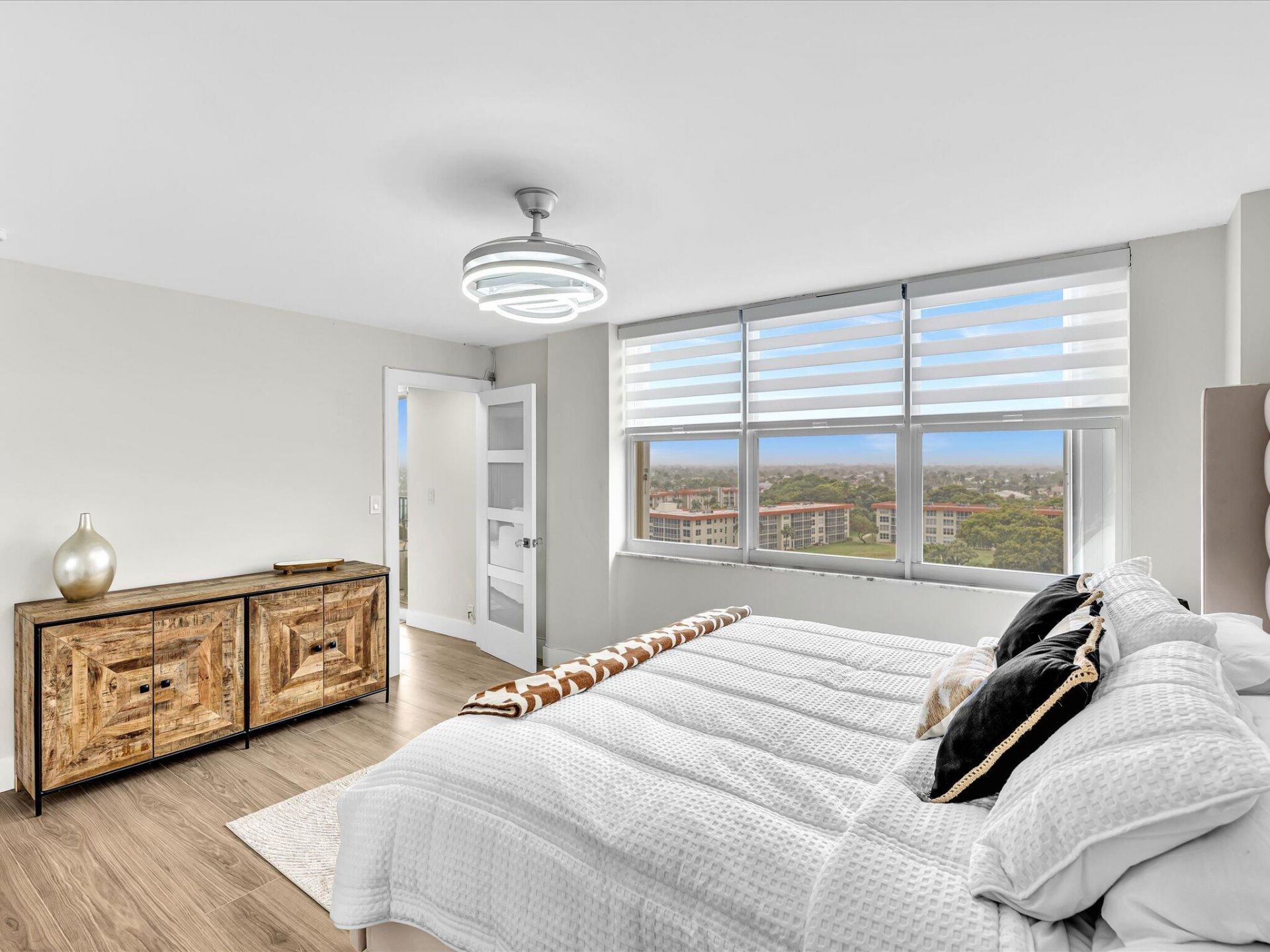 1150 Hillsboro Mile, Unit 911, Hillsboro Beach, FL 33062 Photo