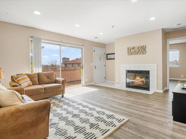 25164 Copa Del Oro Drive, Unit 203, Hayward, CA 94545