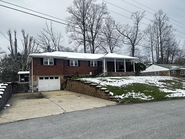 1509 Oak Forest Road, OAK HILL, WV 25901