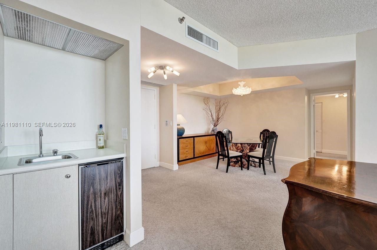 20281 E Country Club Dr , Unit 1703, Aventura, FL 33180 Photo