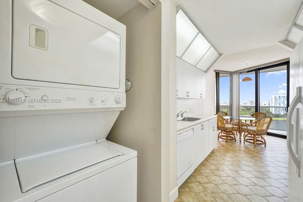 20281 E Country Club Dr , Unit 1703, Aventura, FL 33180 Photo