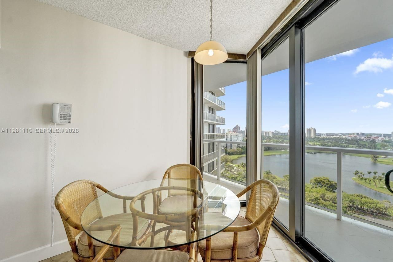 20281 E Country Club Dr , Unit 1703, Aventura, FL 33180 Photo