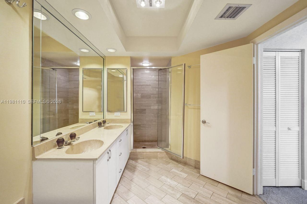 20281 E Country Club Dr , Unit 1703, Aventura, FL 33180 Photo