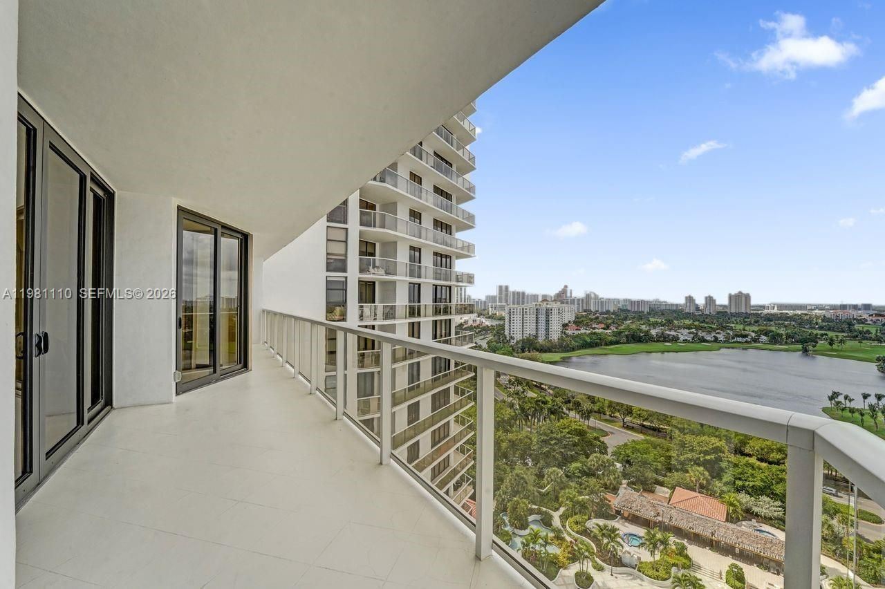 20281 E Country Club Dr , Unit 1703, Aventura, FL 33180 Photo