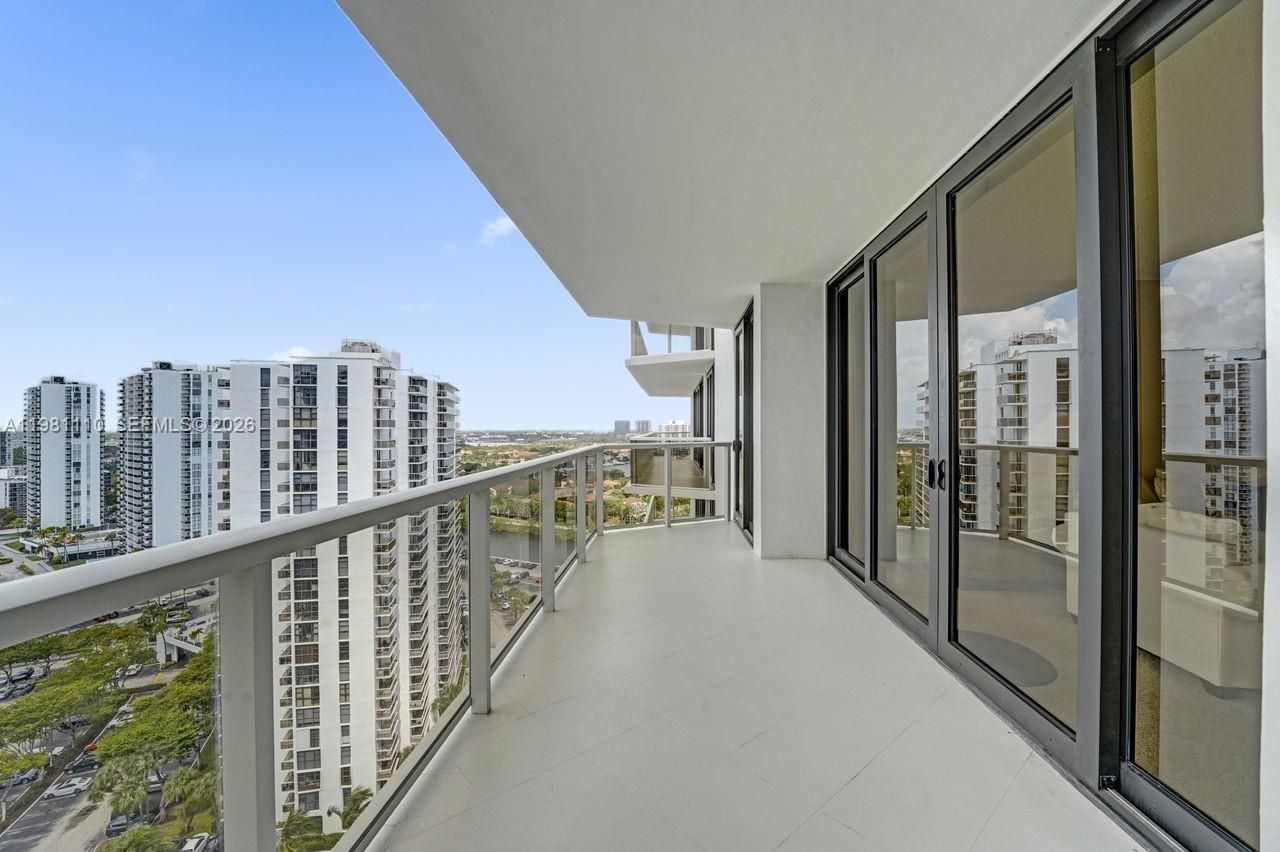 20281 E Country Club Dr , Unit 1703, Aventura, FL 33180 Photo