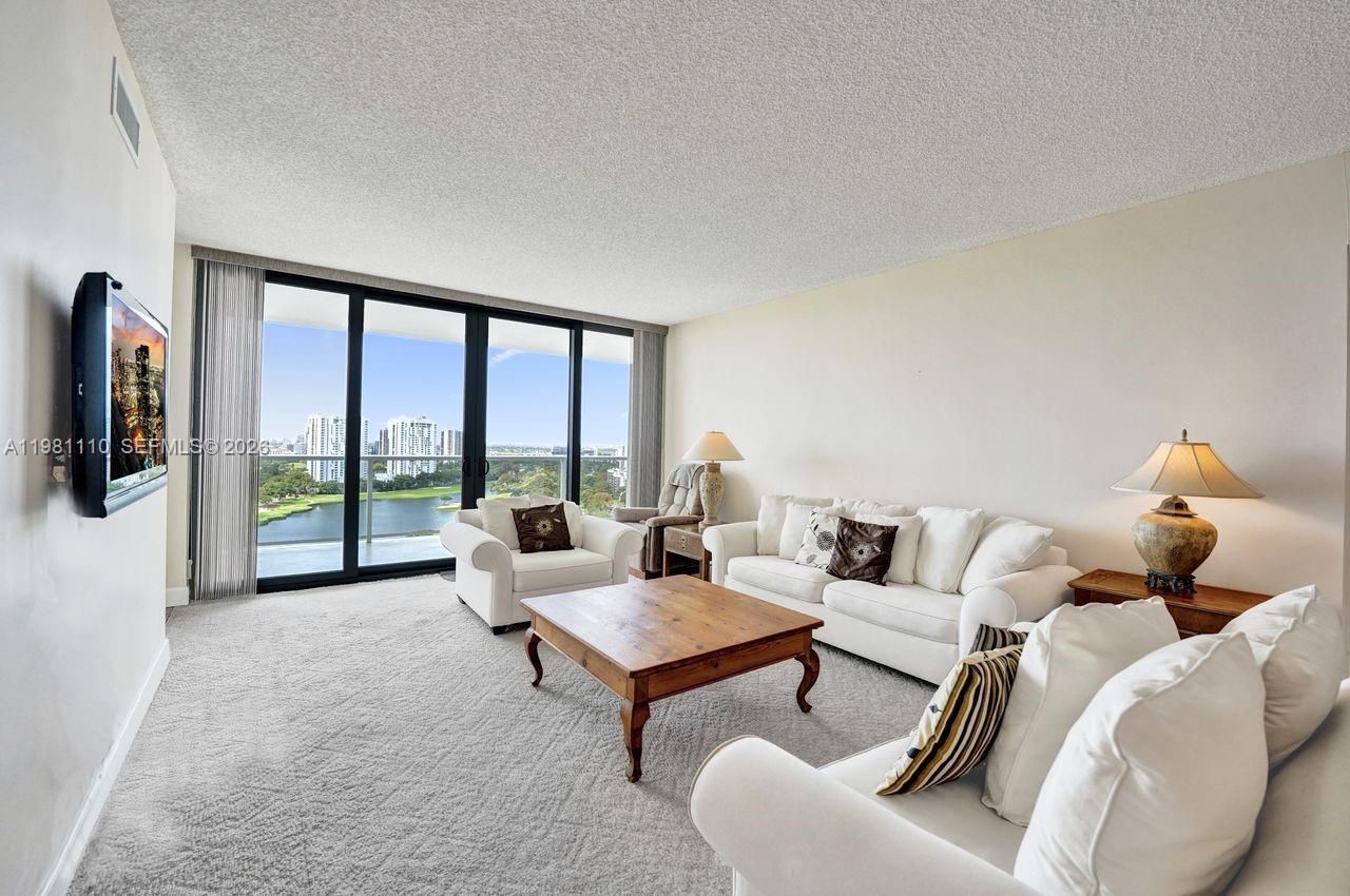 20281 E Country Club Dr , Unit 1703, Aventura, FL 33180 Photo