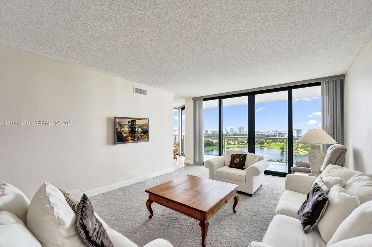20281 E Country Club Dr , Unit 1703, Aventura, FL 33180 Photo