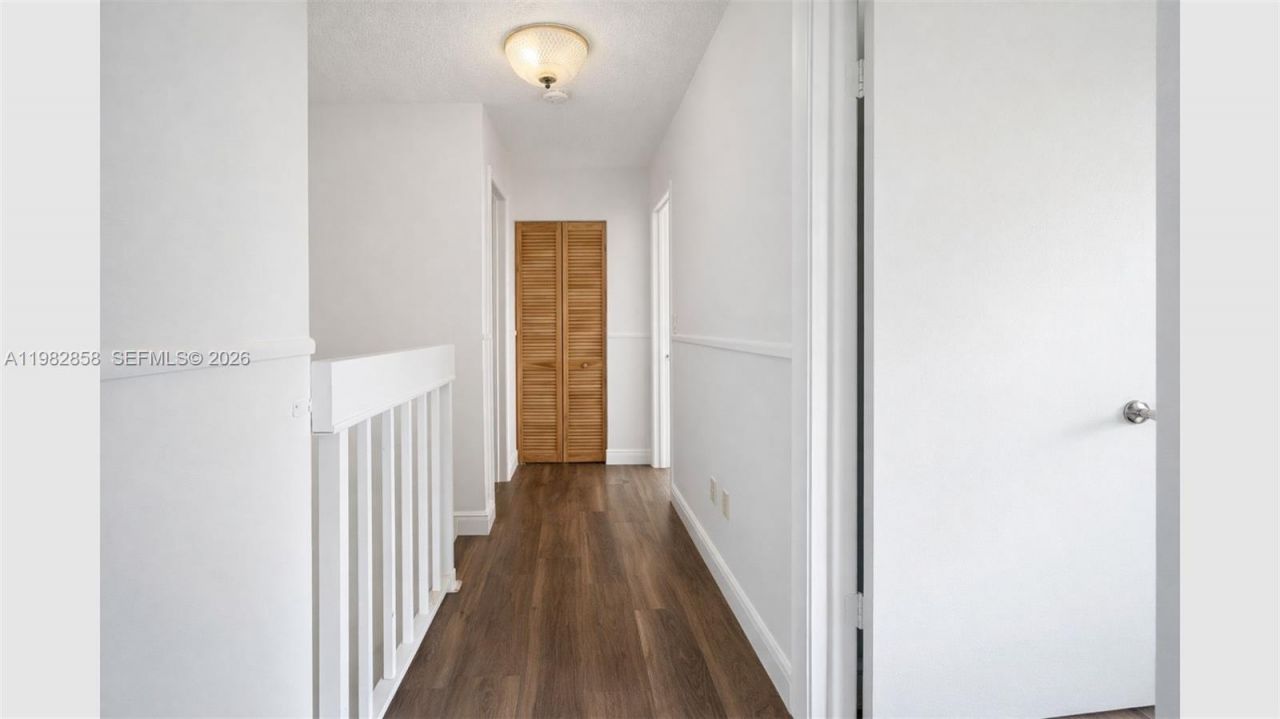 10242 NW 5th Ter, Unit 1-19, Miami, FL 33172 Photo