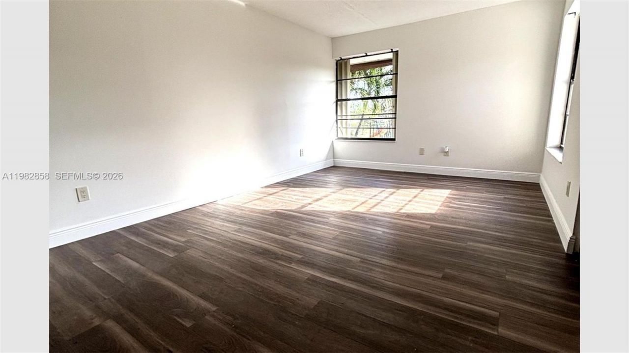 10242 NW 5th Ter, Unit 1-19, Miami, FL 33172 Photo