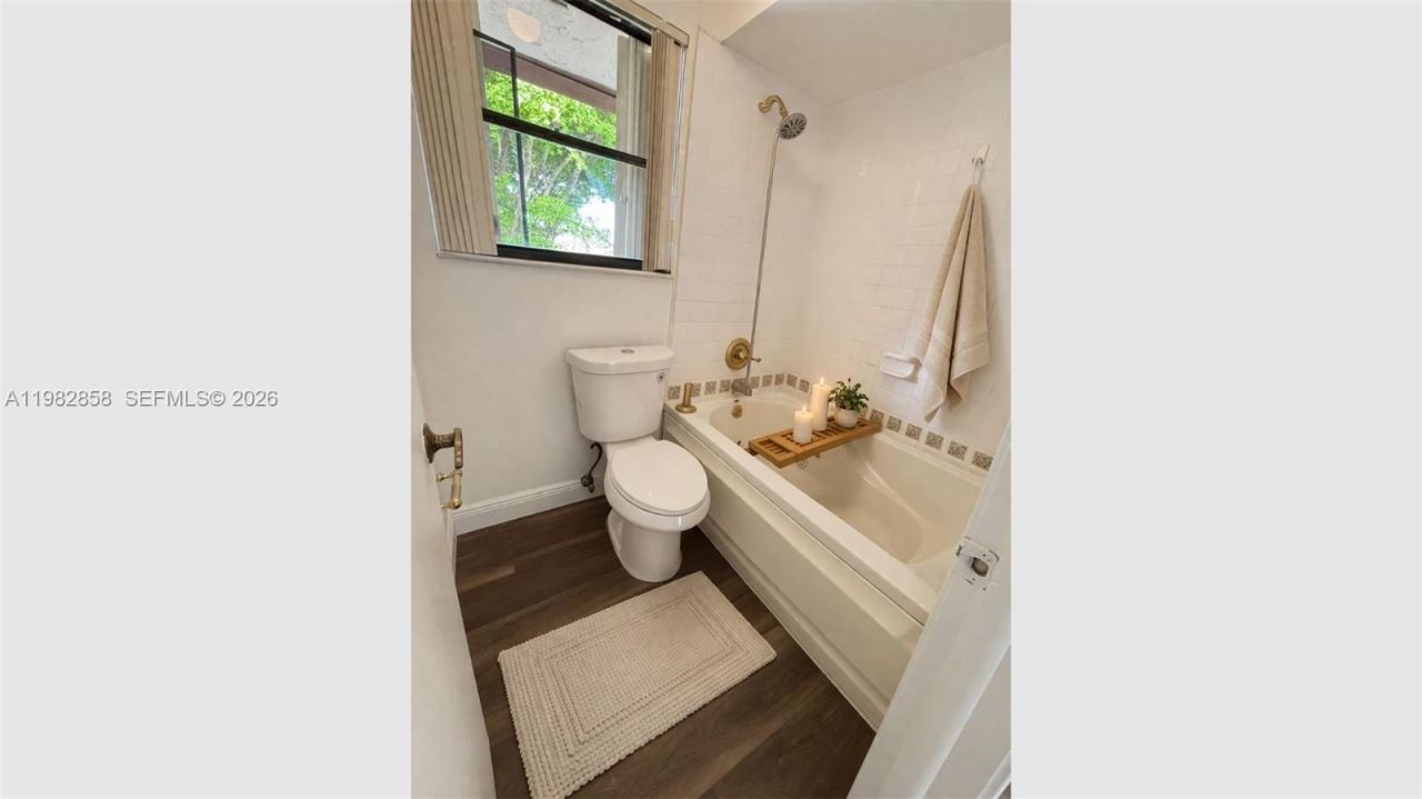 10242 NW 5th Ter, Unit 1-19, Miami, FL 33172 Photo