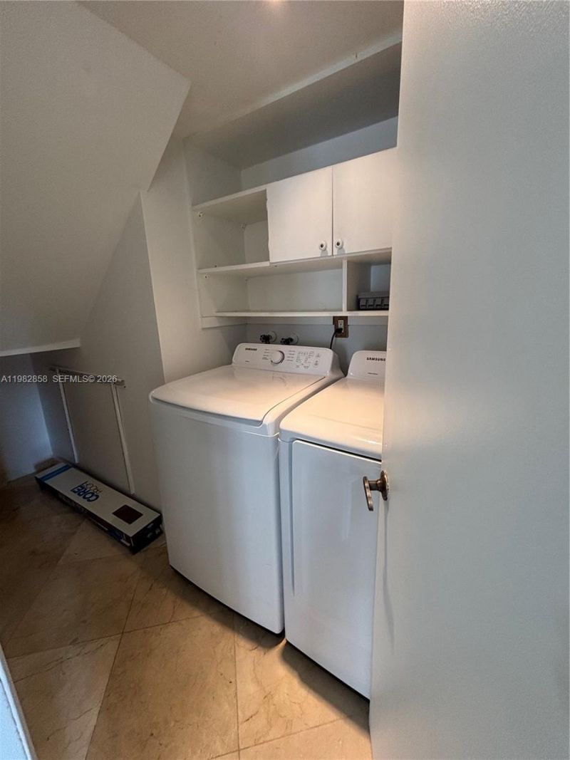 10242 NW 5th Ter, Unit 1-19, Miami, FL 33172 Photo