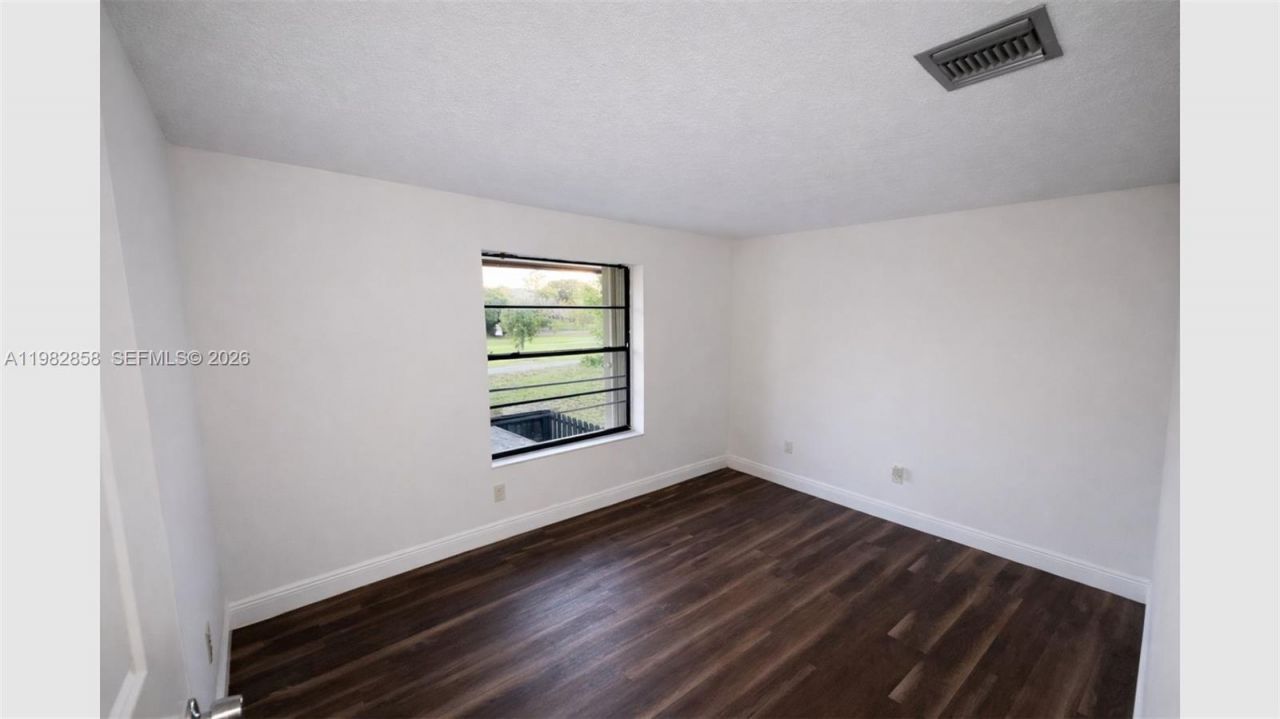 10242 NW 5th Ter, Unit 1-19, Miami, FL 33172 Photo
