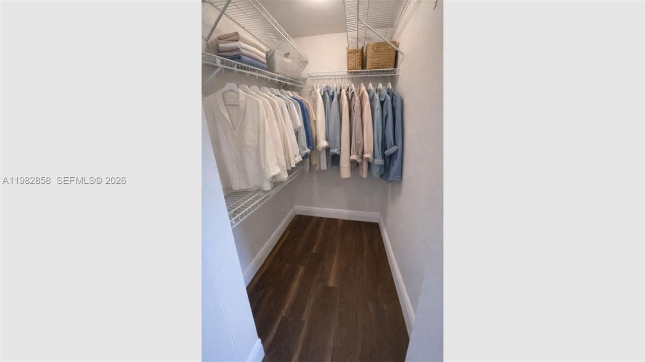 10242 NW 5th Ter, Unit 1-19, Miami, FL 33172 Photo