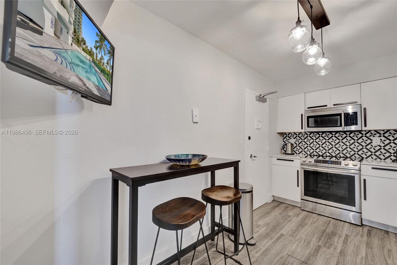 9195 Collins Ave , Unit 1109, Surfside, FL 33154 Photo