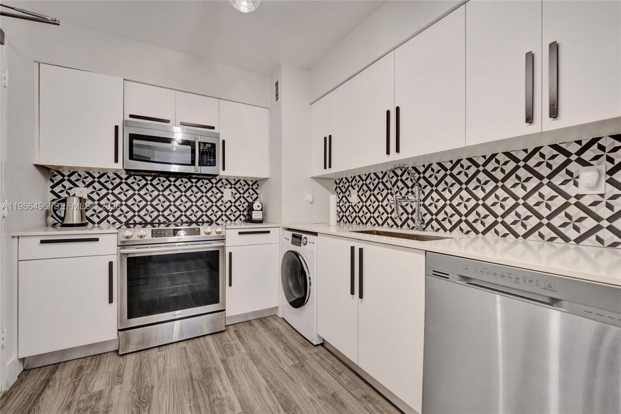 9195 Collins Ave , Unit 1109, Surfside, FL 33154 Photo