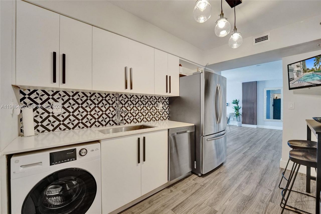 9195 Collins Ave , Unit 1109, Surfside, FL 33154 Photo