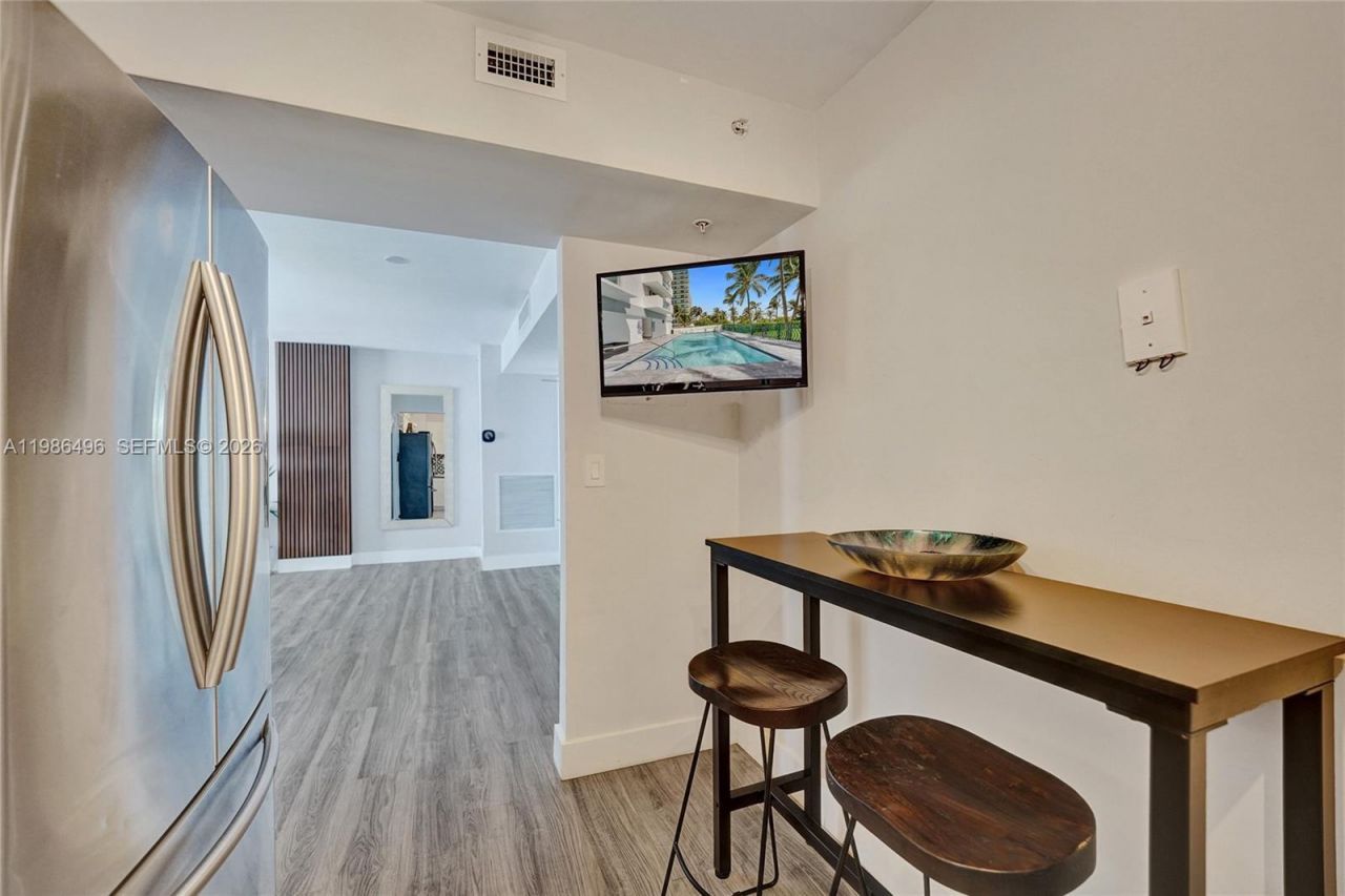 9195 Collins Ave , Unit 1109, Surfside, FL 33154 Photo