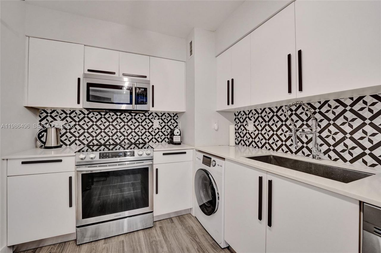 9195 Collins Ave , Unit 1109, Surfside, FL 33154 Photo