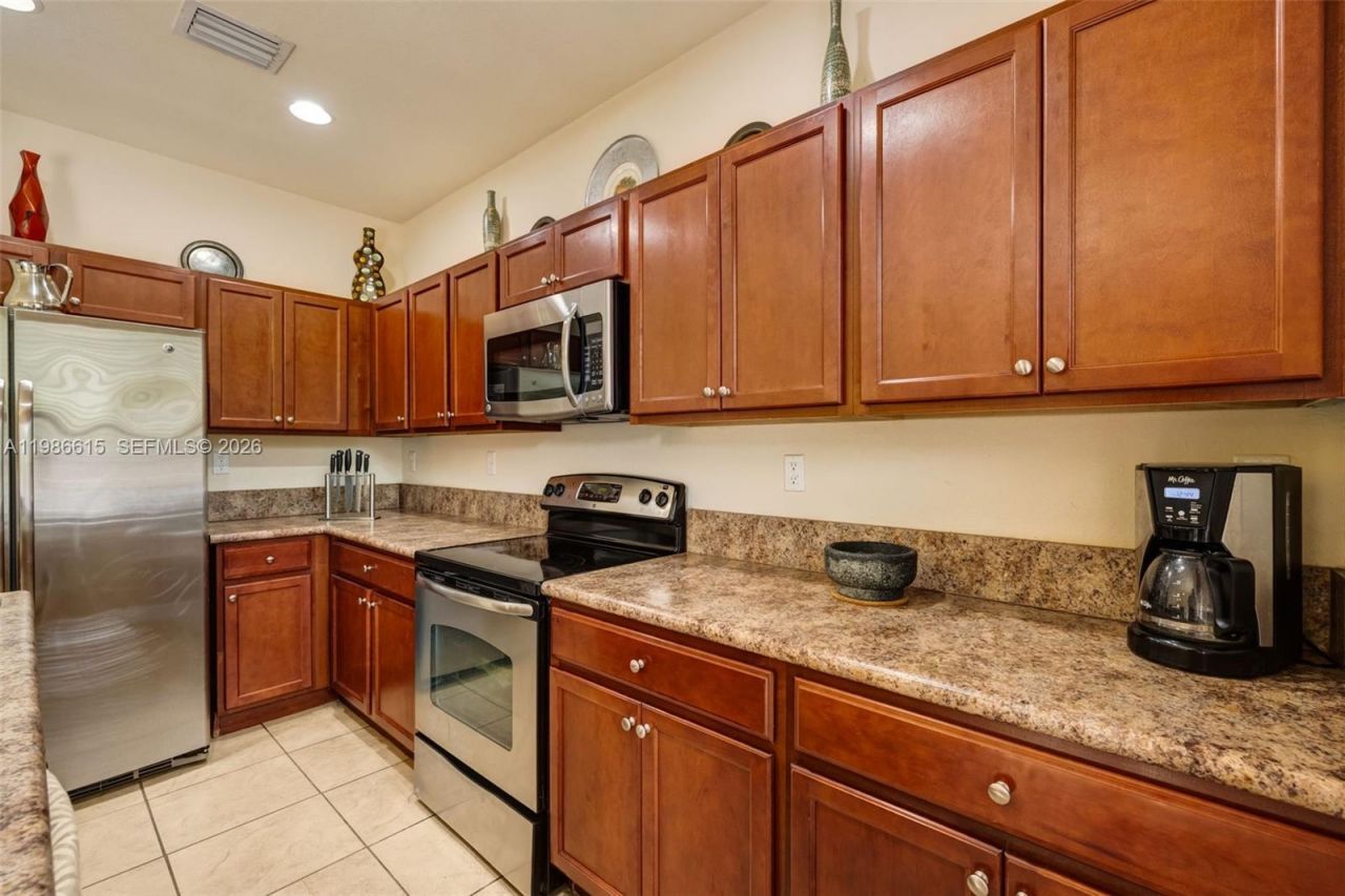 4233 SW 164th Ct , Miami, FL 33185 Photo