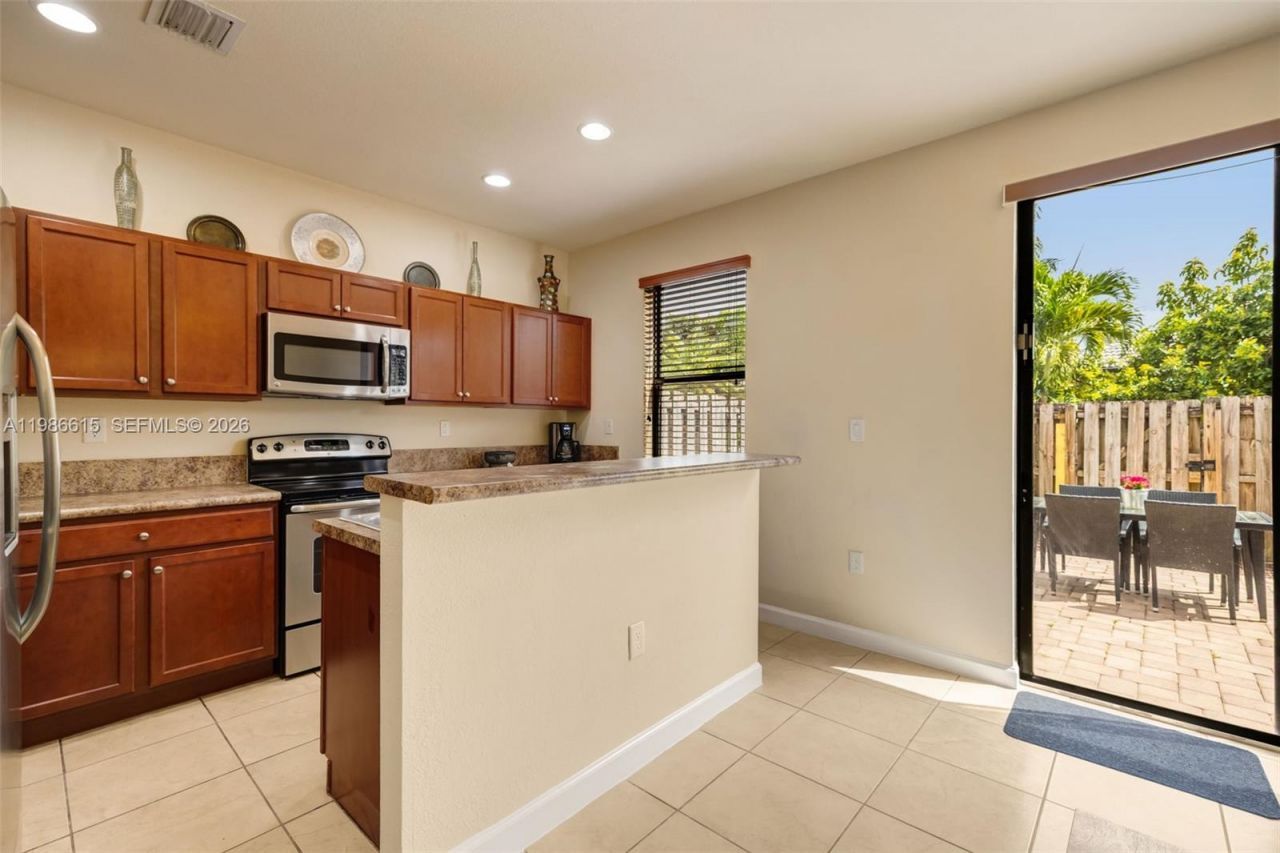 4233 SW 164th Ct , Miami, FL 33185 Photo