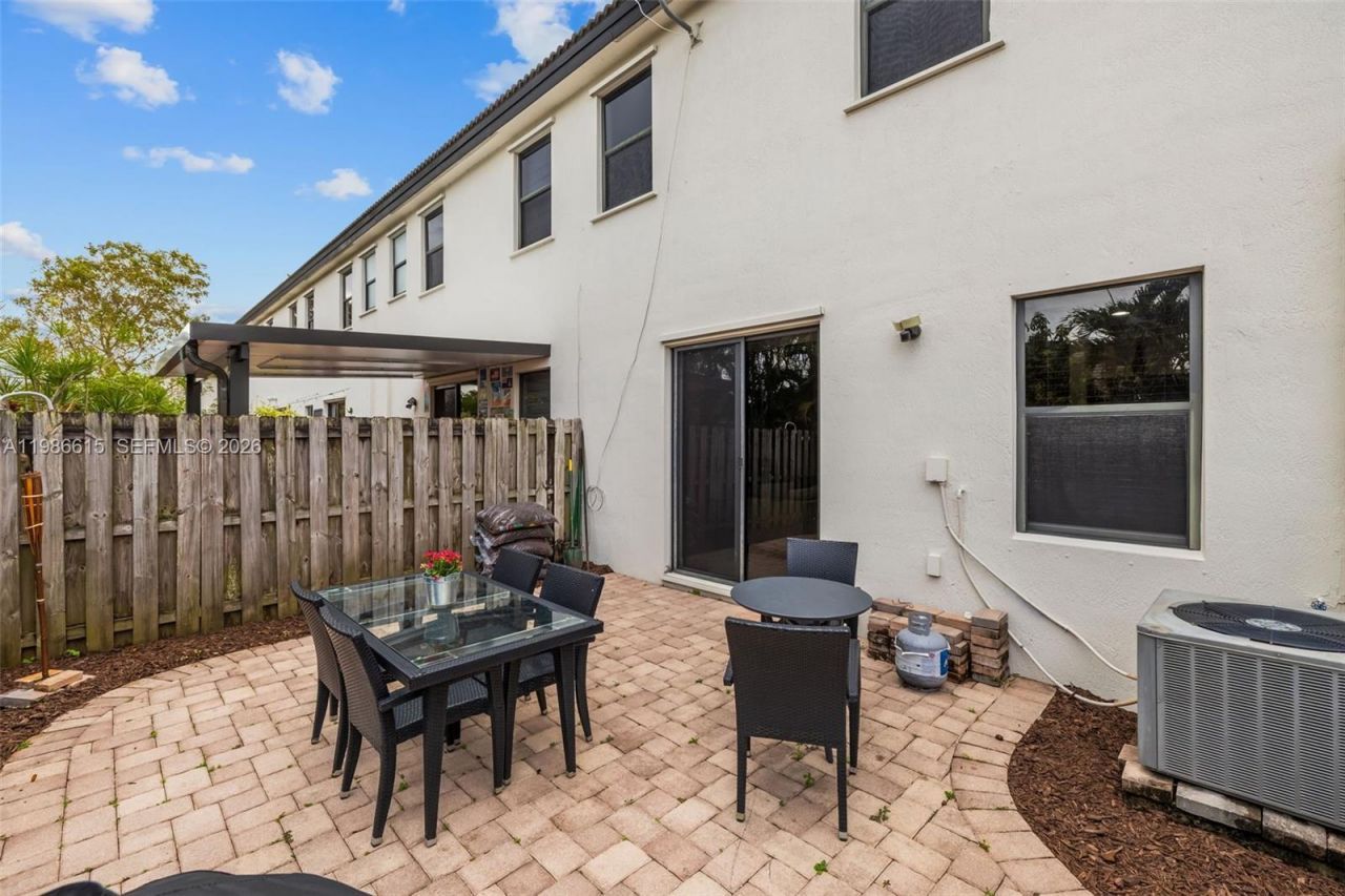 4233 SW 164th Ct , Miami, FL 33185 Photo