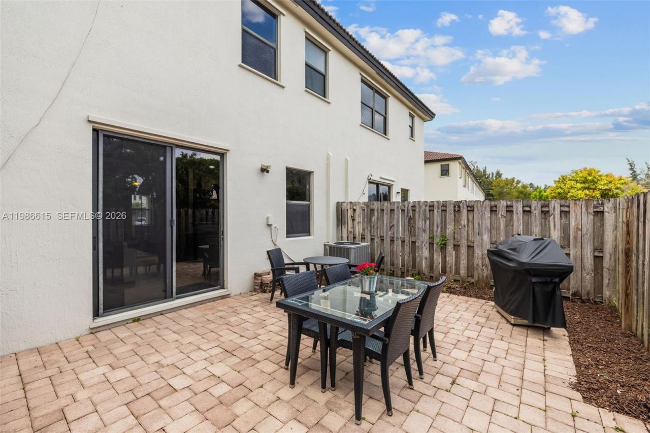 4233 SW 164th Ct , Miami, FL 33185 Photo