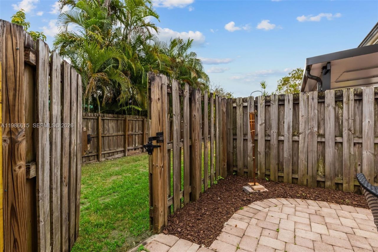 4233 SW 164th Ct , Miami, FL 33185 Photo