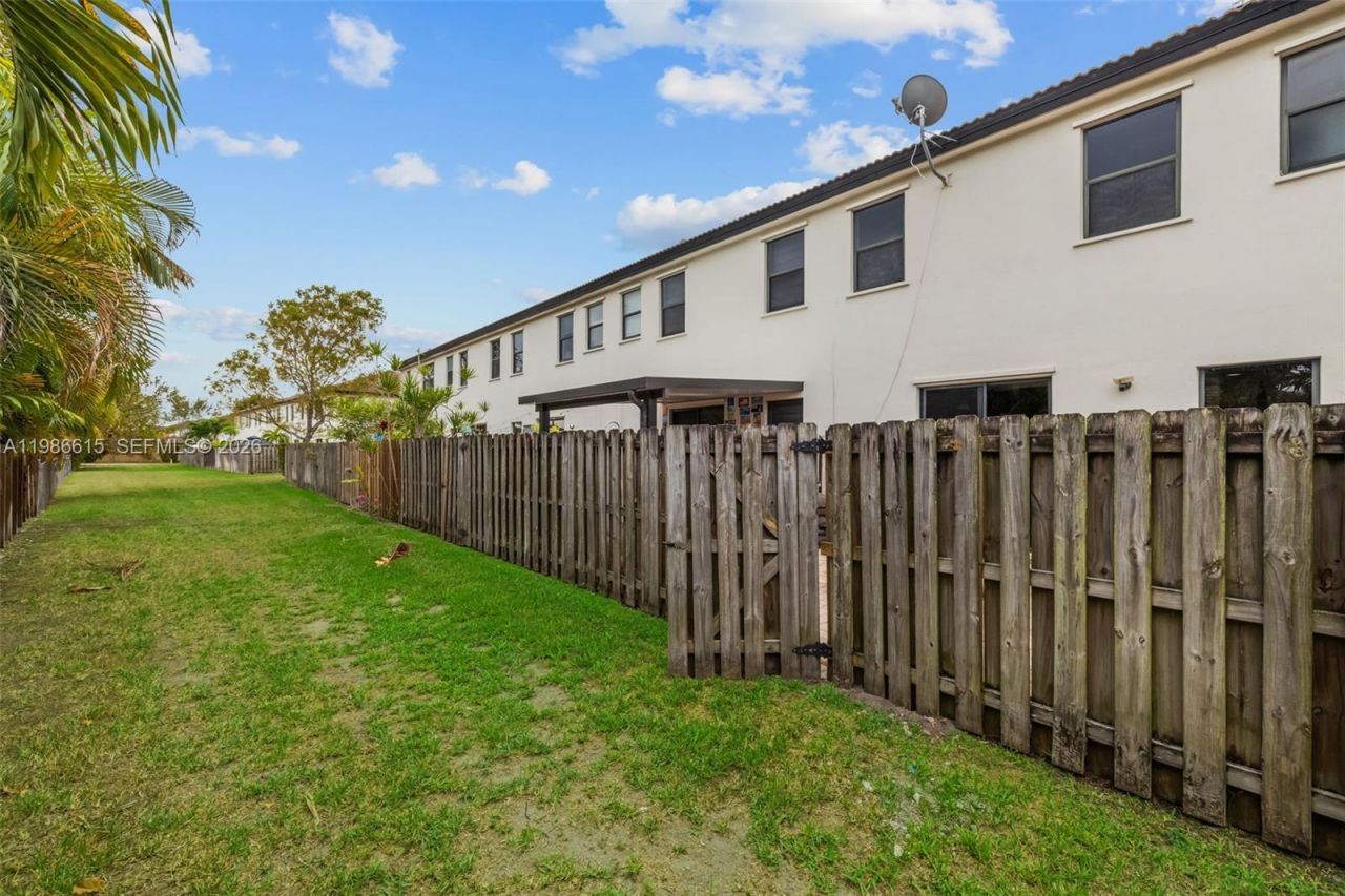 4233 SW 164th Ct , Miami, FL 33185 Photo