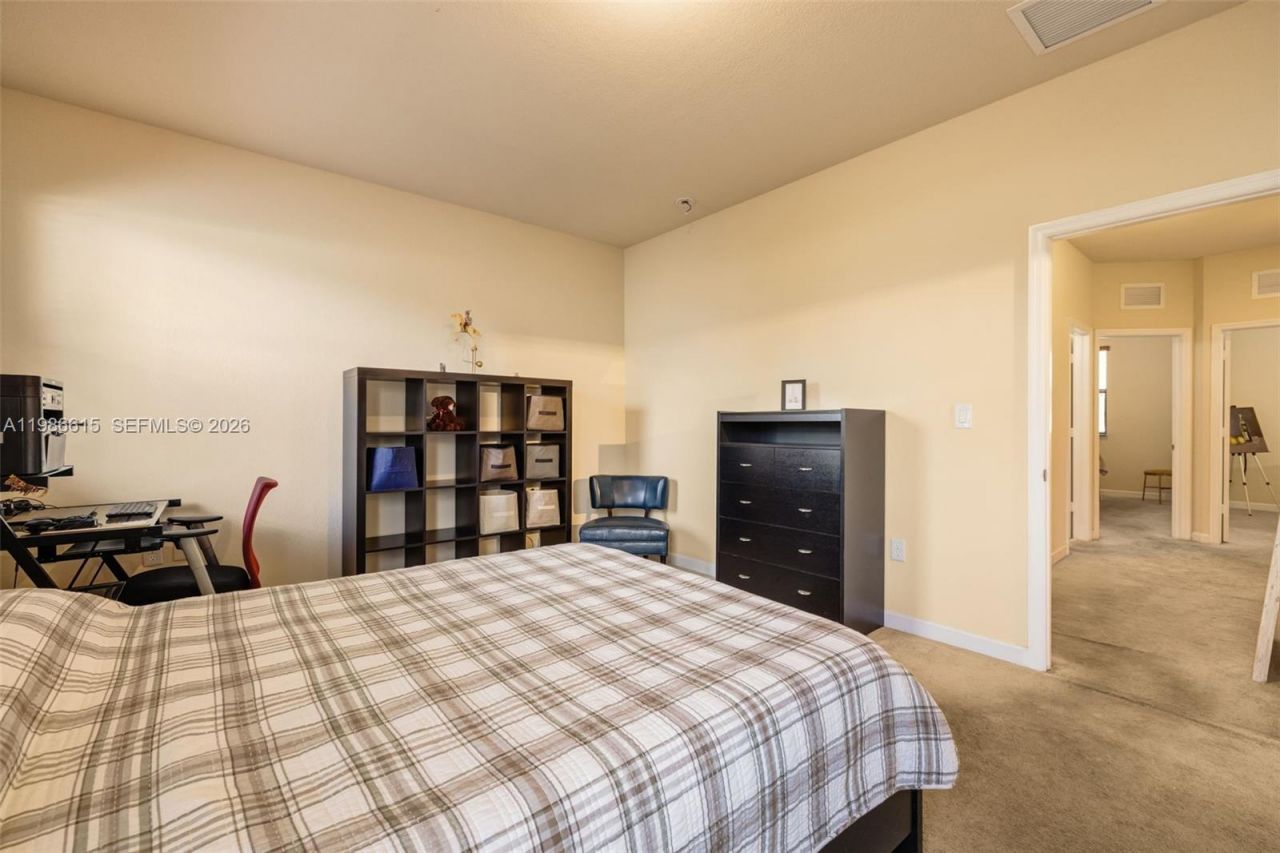 4233 SW 164th Ct , Miami, FL 33185 Photo