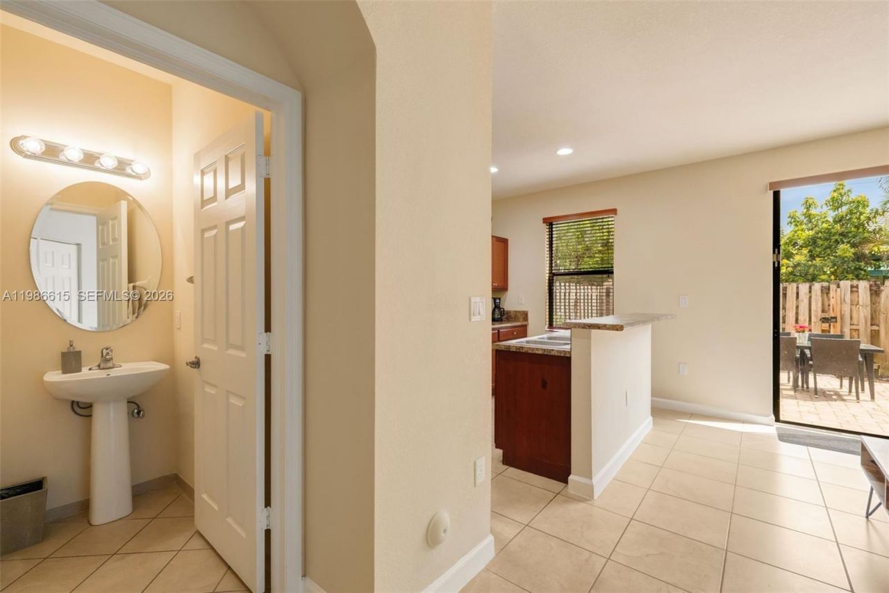 4233 SW 164th Ct , Miami, FL 33185 Photo