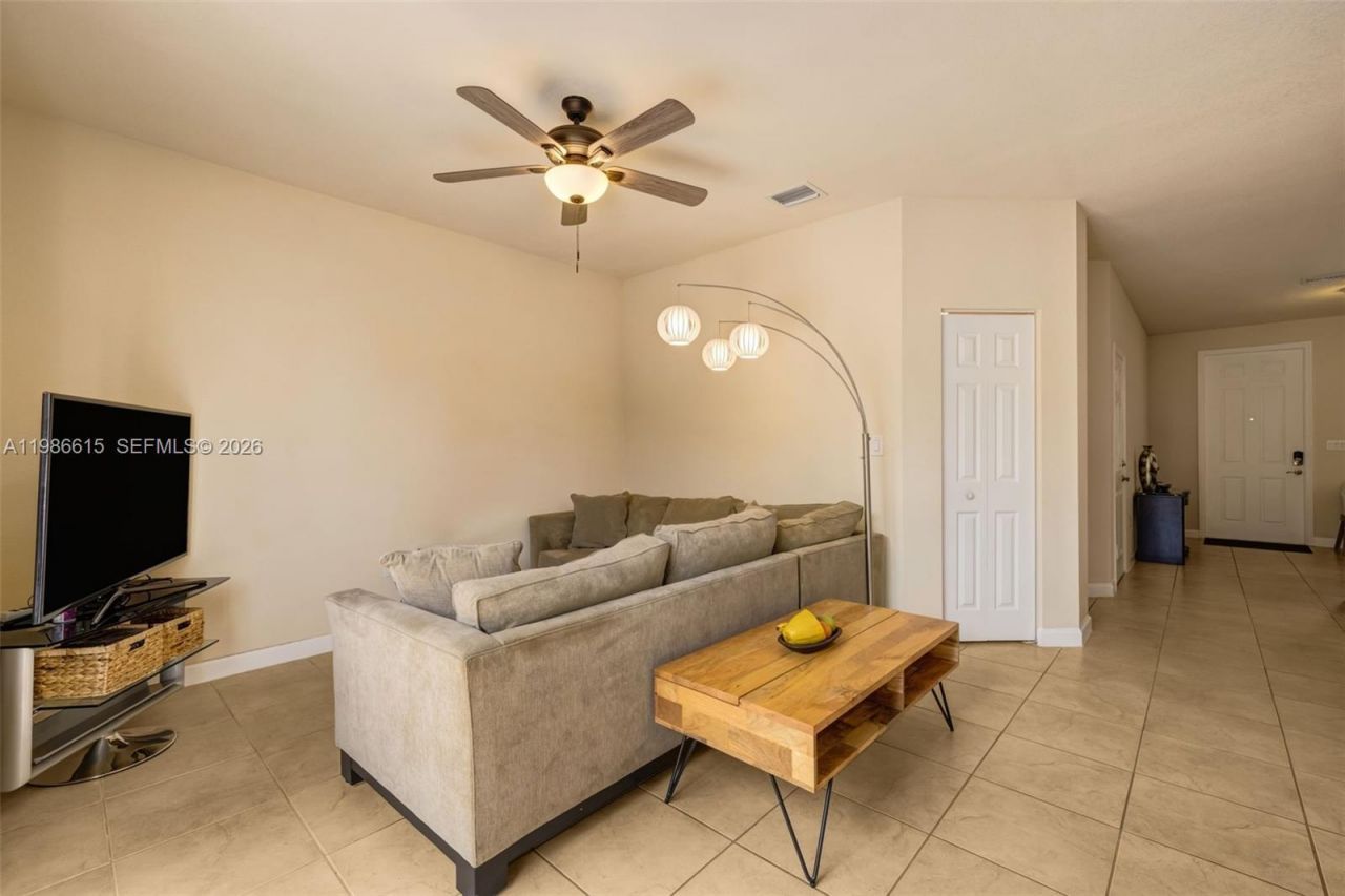 4233 SW 164th Ct , Miami, FL 33185 Photo