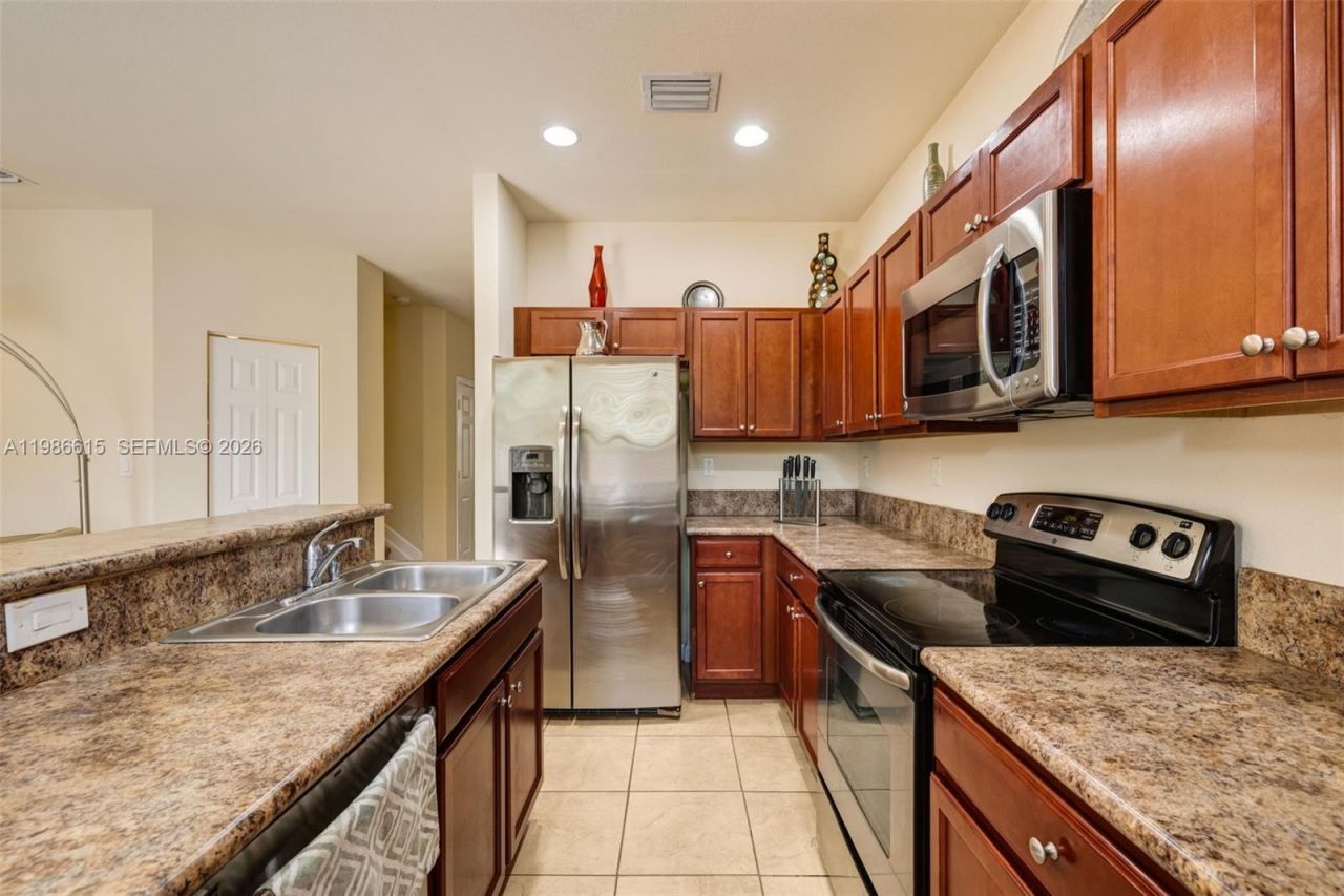 4233 SW 164th Ct , Miami, FL 33185 Photo