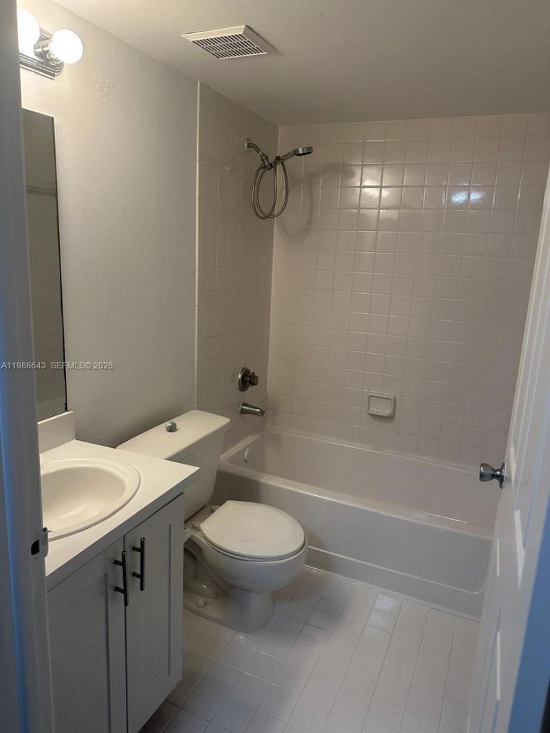 9777 Nob Hill Ct , Unit 9777, Sunrise, FL 33351 Photo