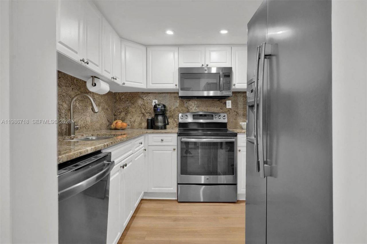 1000 West Ave , Unit 104, Miami Beach, FL 33139 Photo