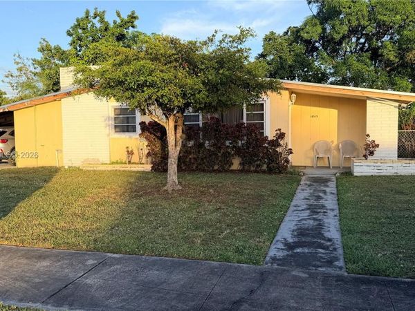 18915 NW 19th Ct, Miami Gardens, FL 33056