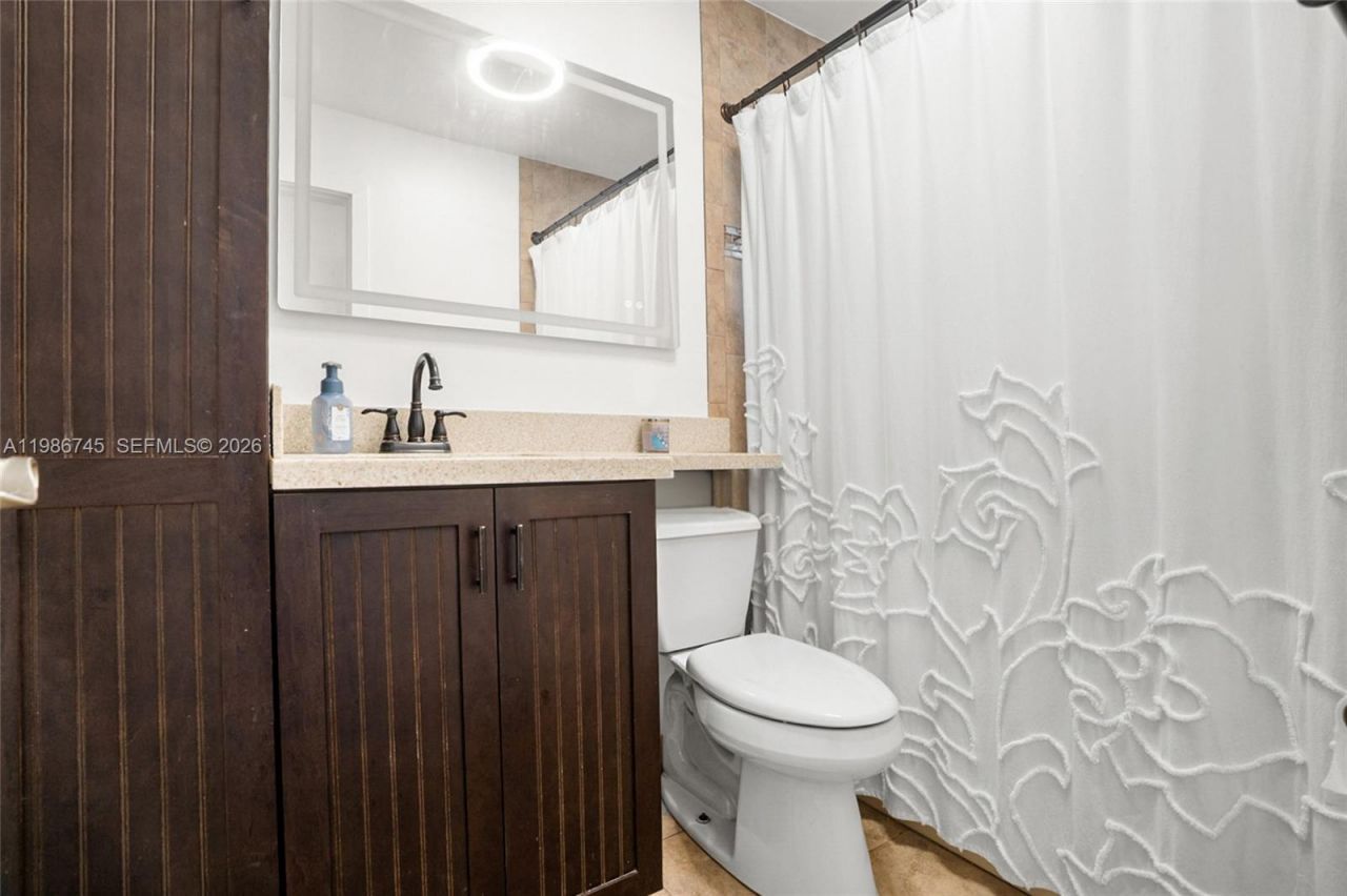 2810 NE 11th Ter , Pompano Beach, FL 33064 Photo