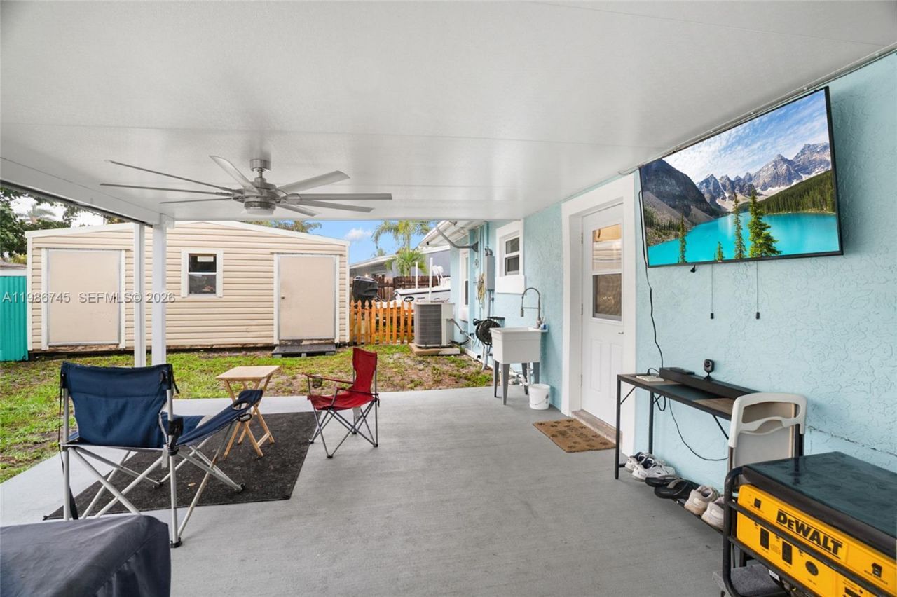 2810 NE 11th Ter , Pompano Beach, FL 33064 Photo