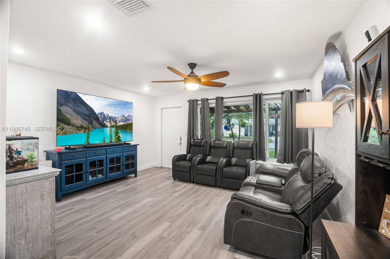 2810 NE 11th Ter , Pompano Beach, FL 33064 Photo